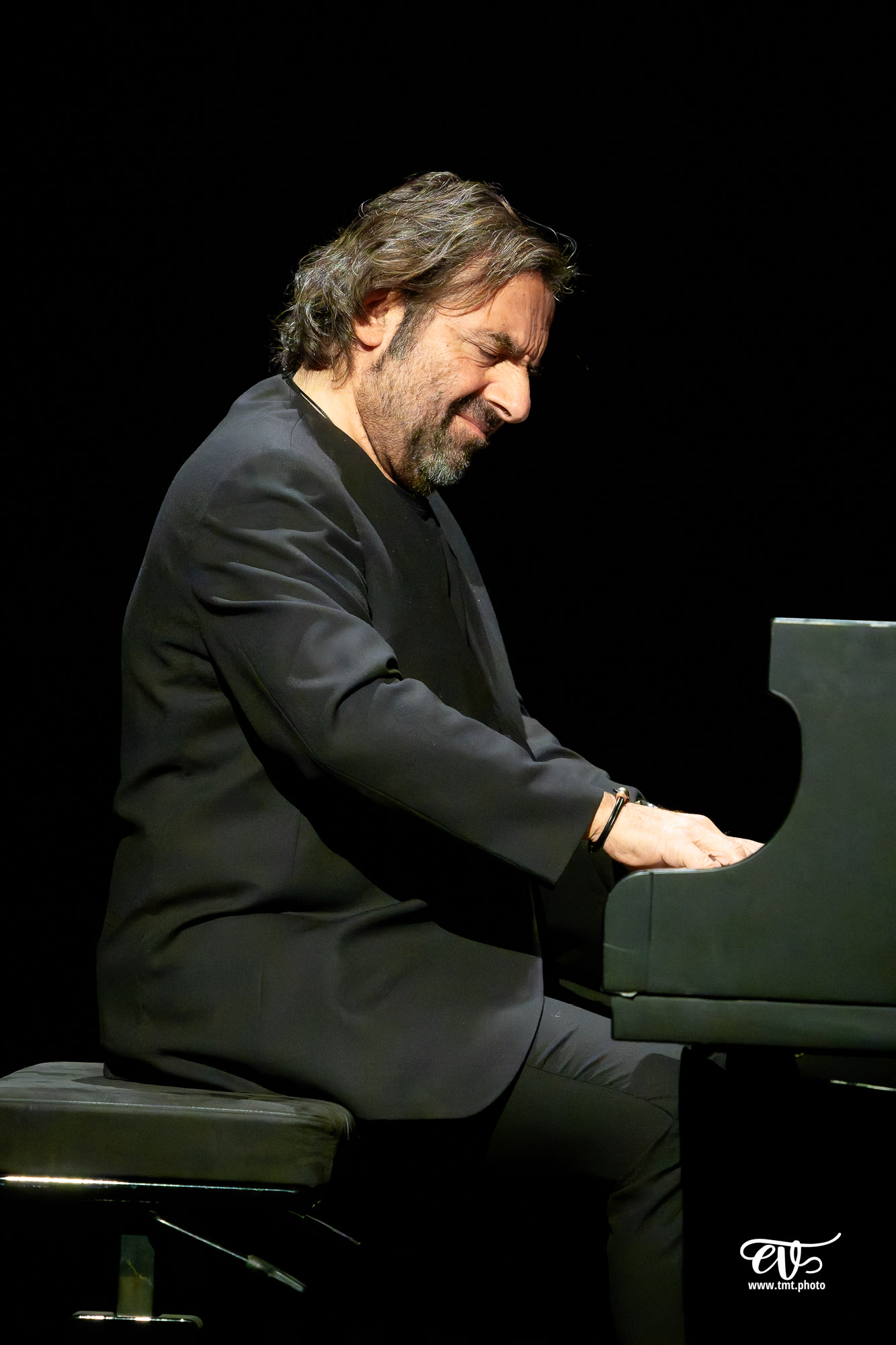 ANDRÉ MANOUKIAN